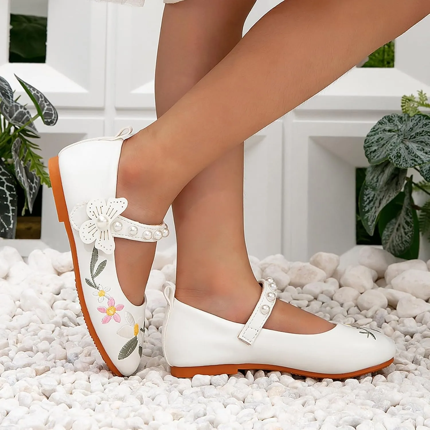 Girls White Shoes Embroidered Cute Children's Shoes Little Girl Bow Pearl Flat Size 2 Girls Sandles for