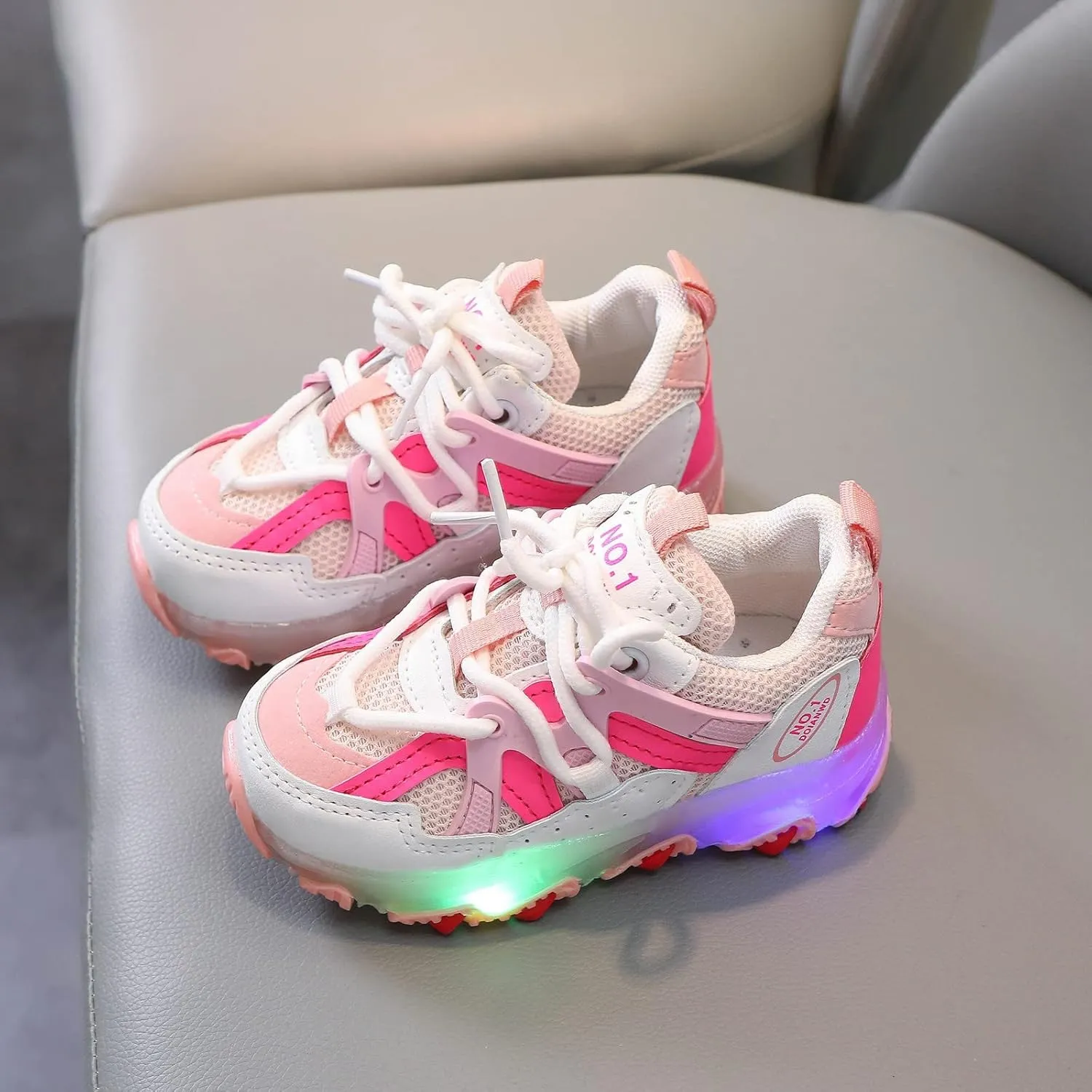 Kids Casual Shoes Boys Breathable Non-Slip Light Sneakers Unisex Luminous Sneakers for Girls Sport Running Shoes