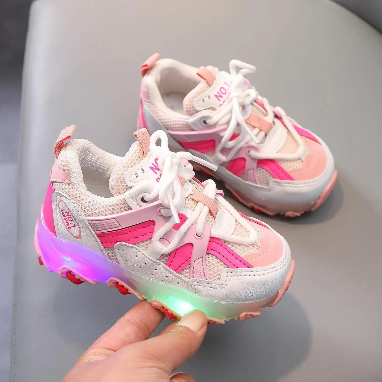 Kids Casual Shoes Boys Breathable Non-Slip Light Sneakers Unisex Luminous Sneakers for Girls Sport Running Shoes