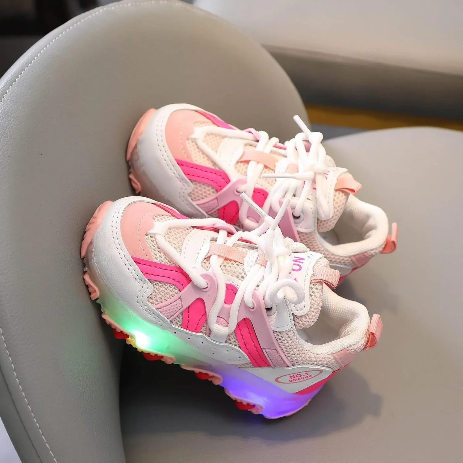 Kids Casual Shoes Boys Breathable Non-Slip Light Sneakers Unisex Luminous Sneakers for Girls Sport Running Shoes