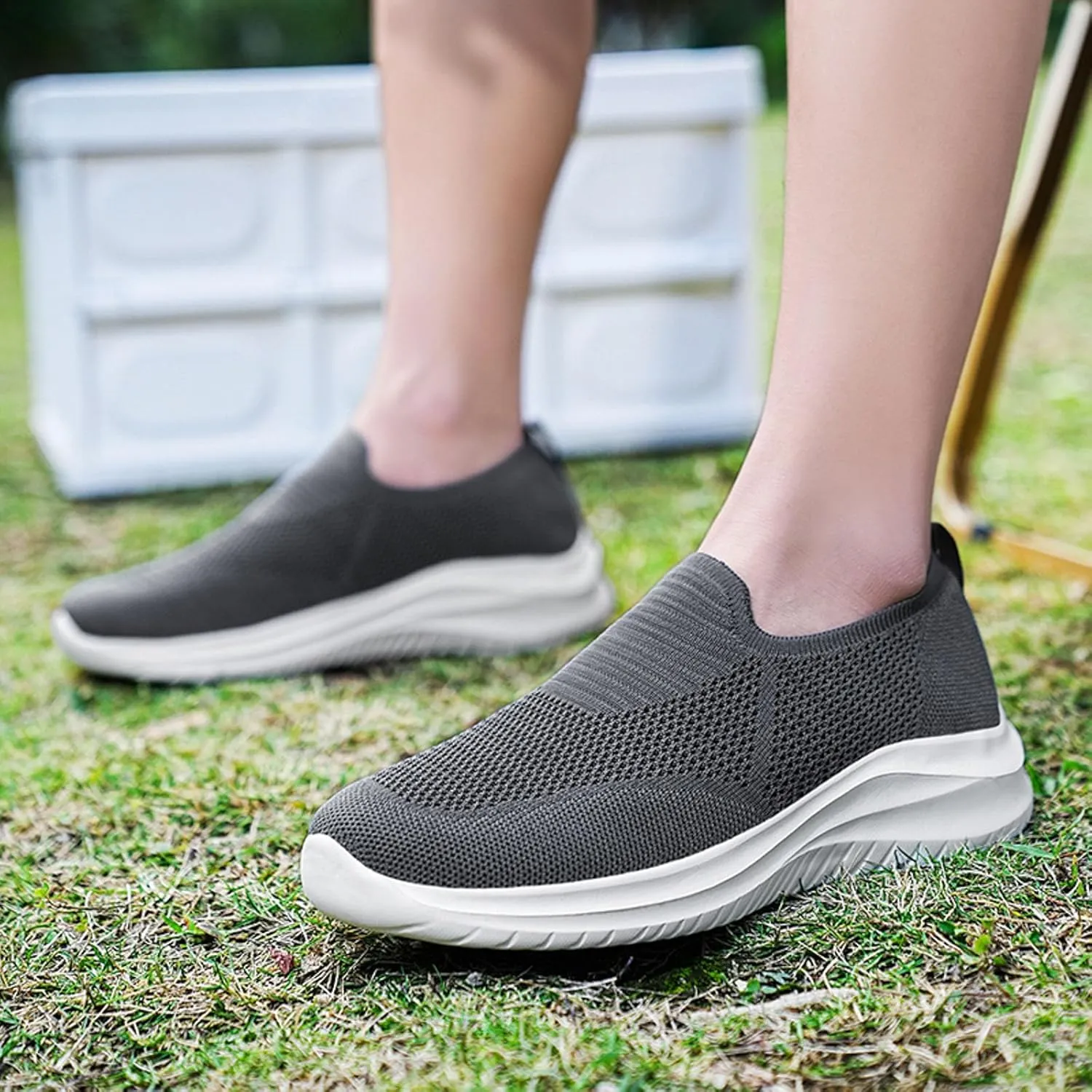 Men Sports Shoes Fashionable New Pattern Simple and Pure Color Mesh Breathable Comfortable Flat Bottomed Sneaker Men 13 Men's