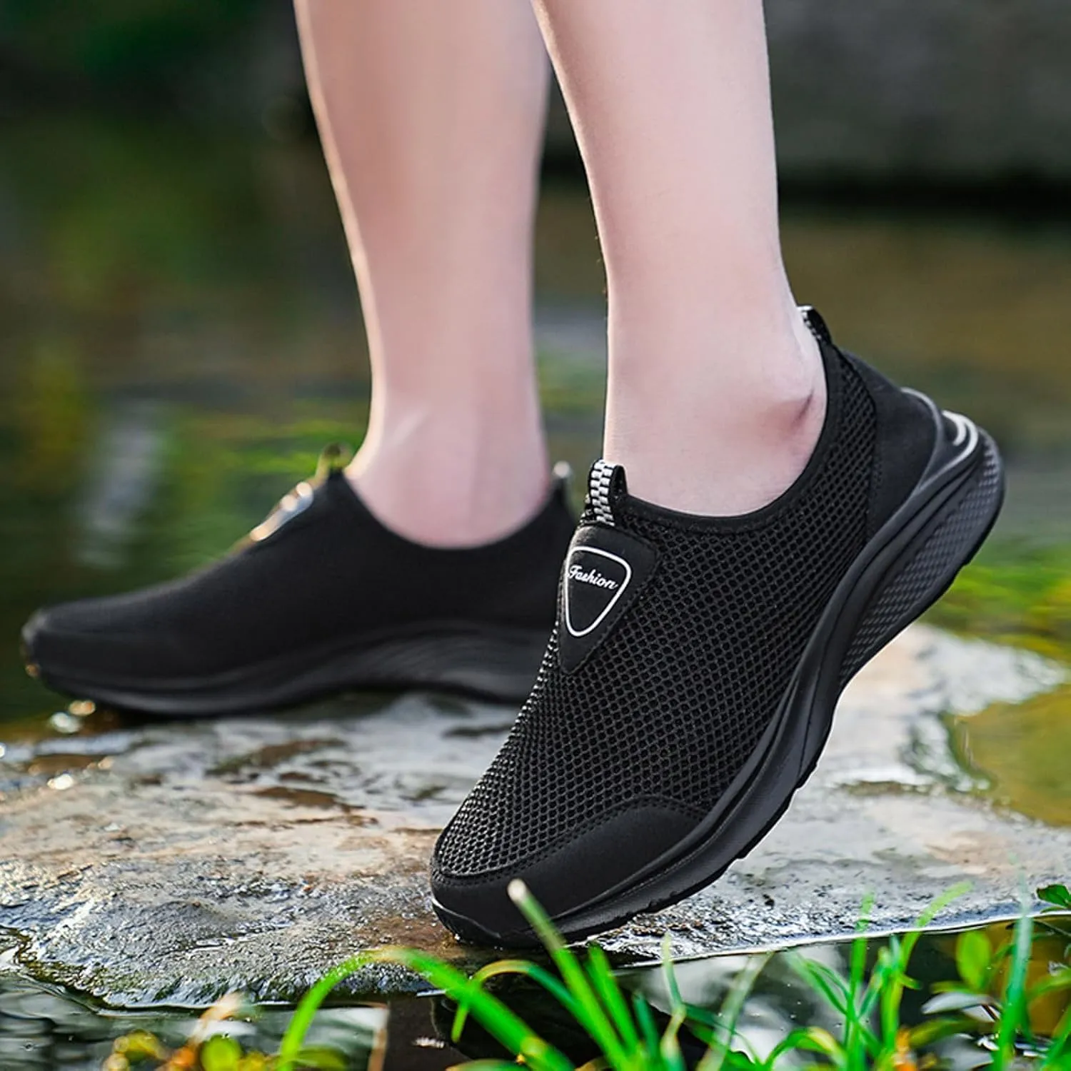 Men Sports Shoes Fashionable New Pattern Simple Pure Color Mesh Breathable Comfortable Hiking Mens Sneaker Boots Low Top Men'