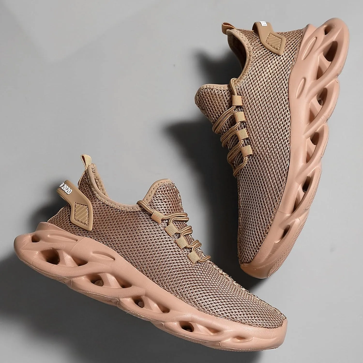 Men Sports Shoes Fashionable New Pattern Solid Color Simple Mesh Breathable Sneaker Rack for Men Bedroom with Light Men's SPO