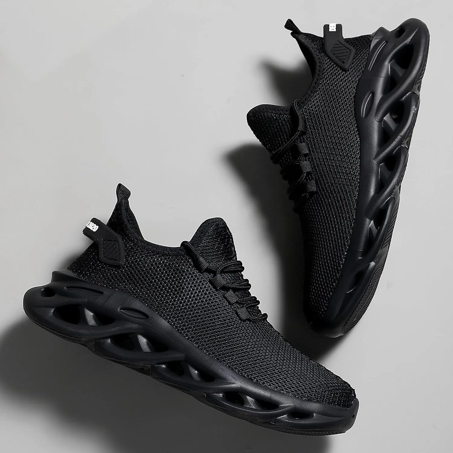Men Sports Shoes Fashionable New Pattern Solid Color Simple Mesh Breathable Sneaker Rack for Men Bedroom with Light Men's SPO