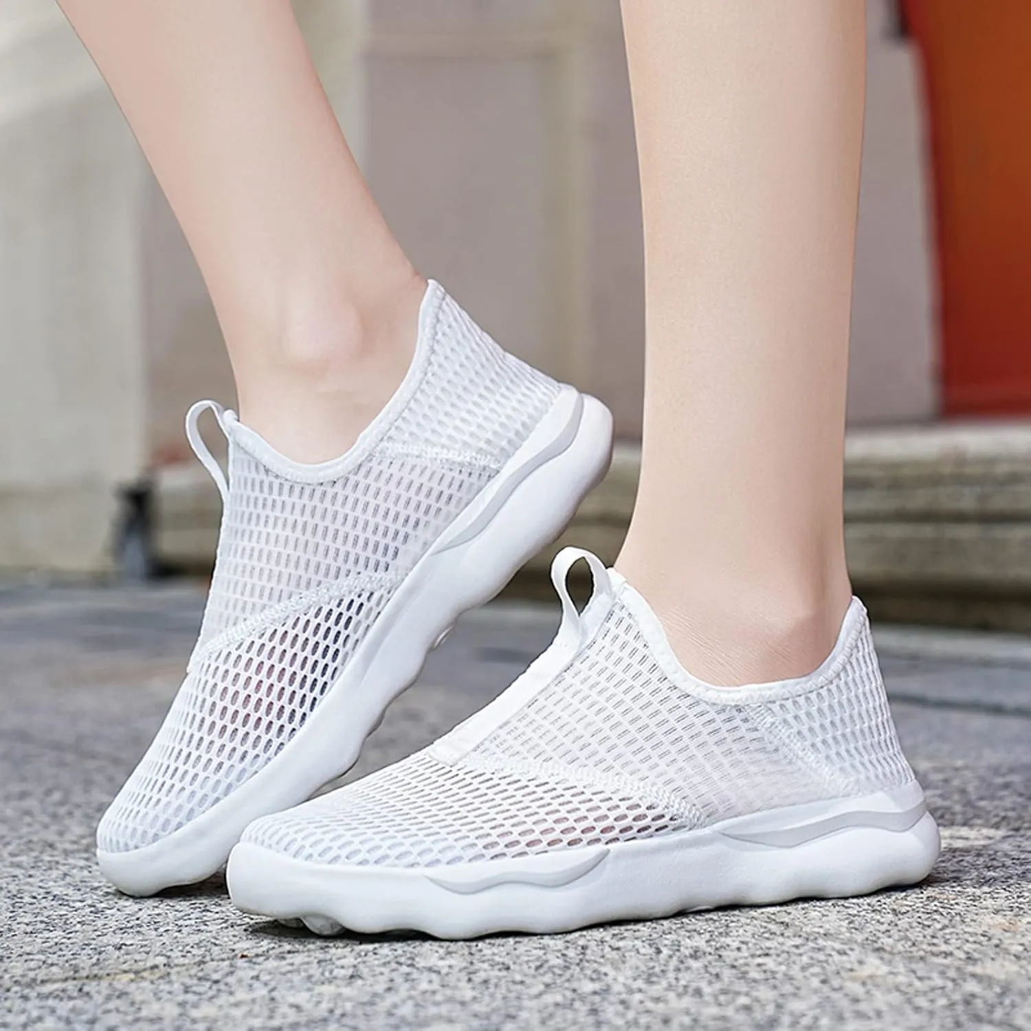 Men Sports Shoes Fashionable Simple and Solid Color The New Pattern Summer Mesh Breathable Dress Sneaker Shoes for Men Men Sh