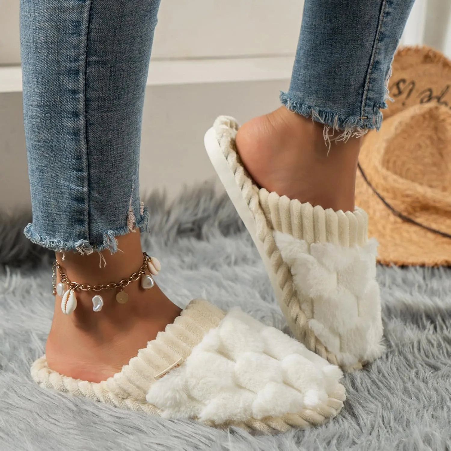 Winter Slippers Woman Memory Foam Fluffy Soft Warm Slip on Slippers Anti-Skid Cozy Plush Slippers for Indoor Outdoor