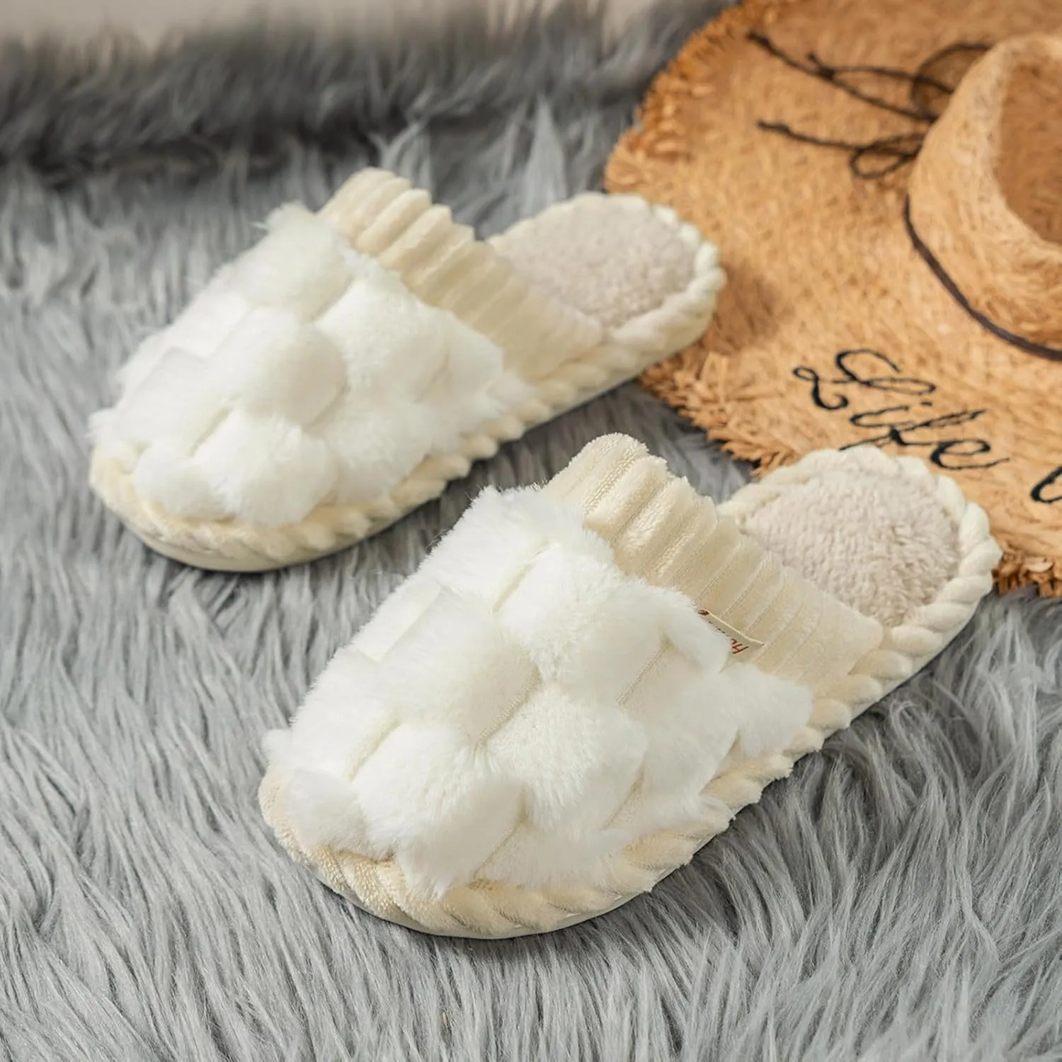 Winter Slippers Woman Memory Foam Fluffy Soft Warm Slip on Slippers Anti-Skid Cozy Plush Slippers for Indoor Outdoor